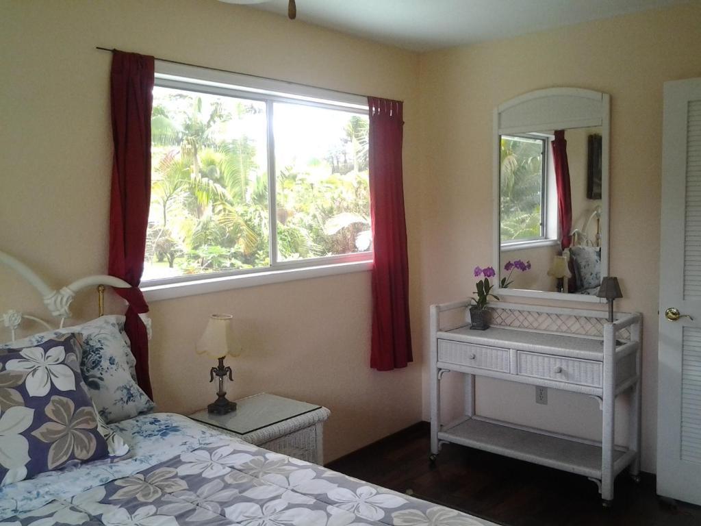 Lava Tree Tropic Inn Pahoa Extérieur photo